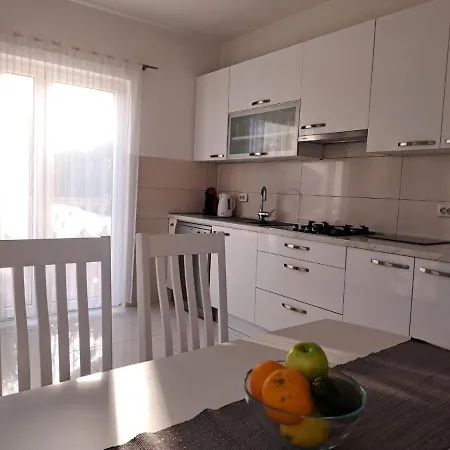 Maja Apartman *