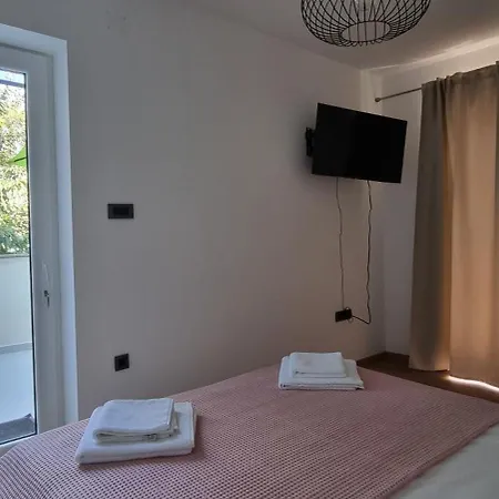 Apartman Maja *